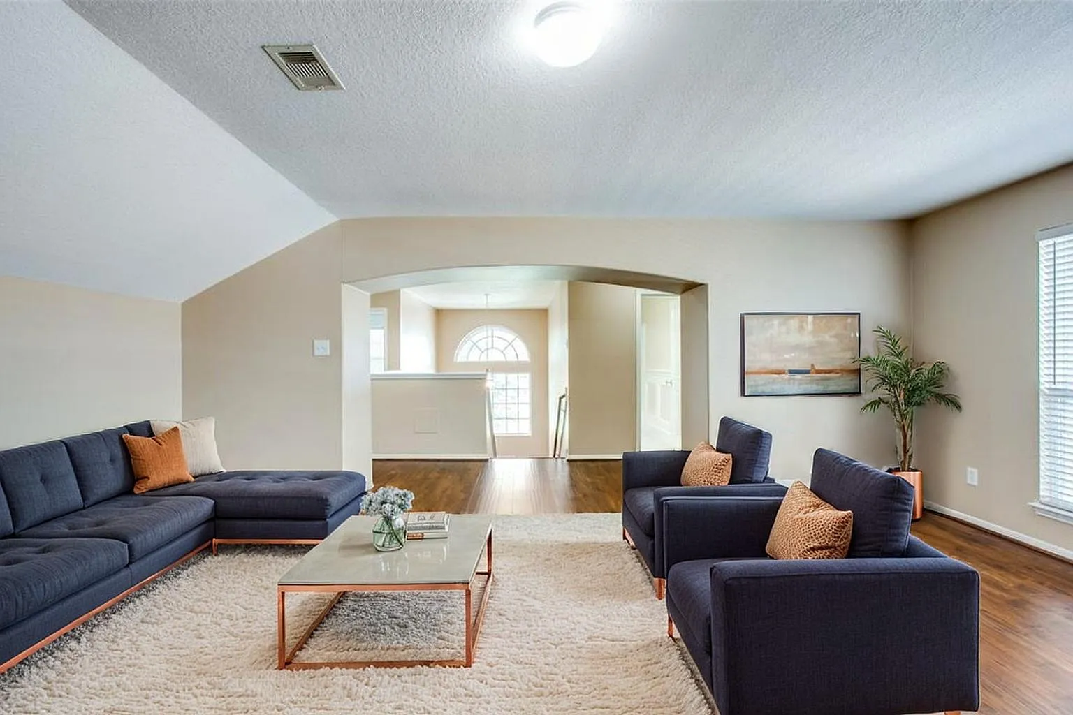 4 bed, 2.5 bath, 3111 sqft, $2,250 — Photo 2