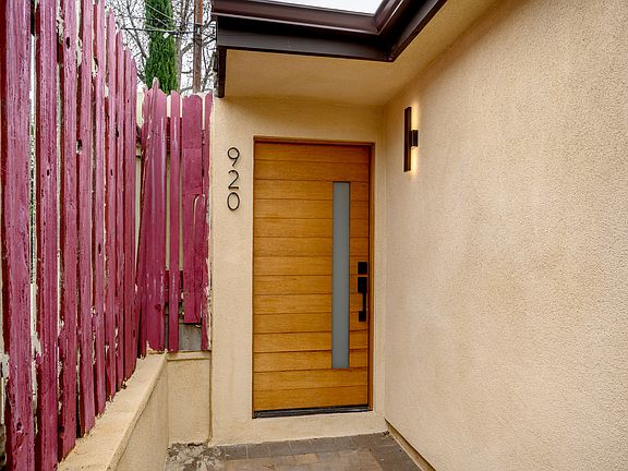 2nd image of 920 University Ave