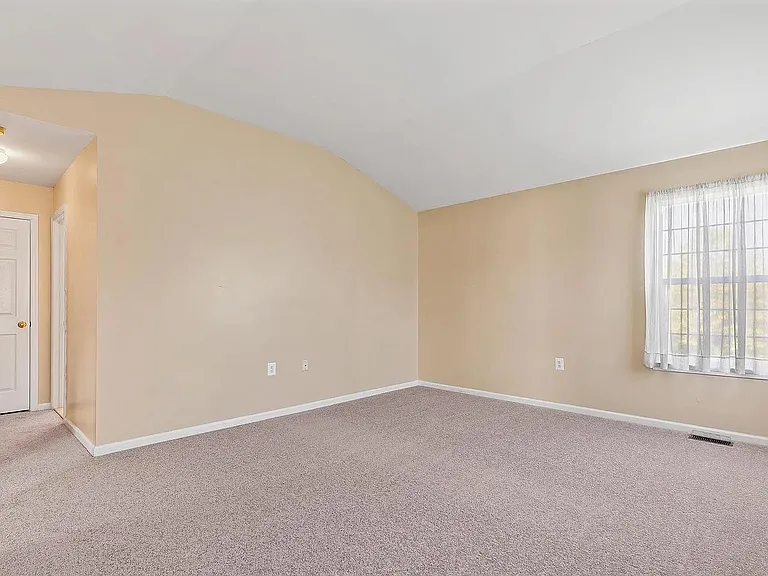 387 Wheatfield Cir — Photo 9