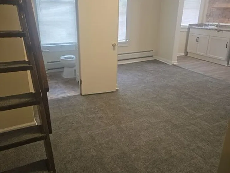 731 E Main St — Photo 5