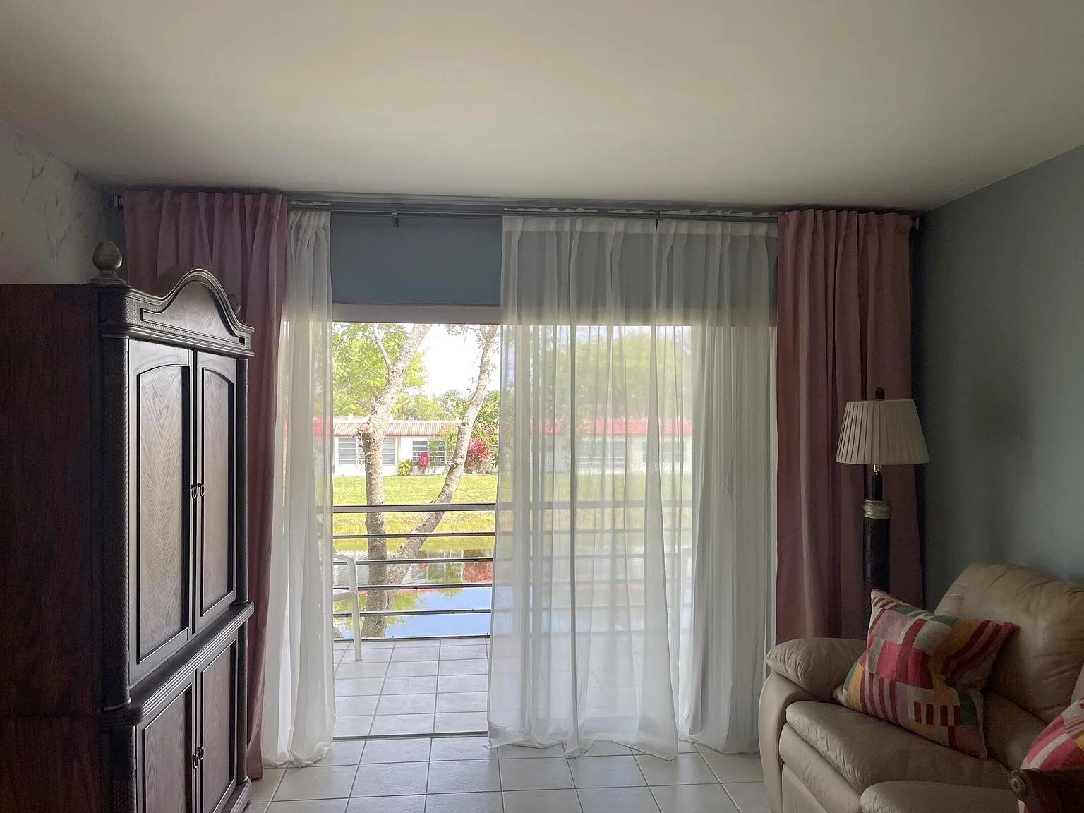 2 bed, 2.0 bath, 812 sqft, $1,850 — Photo 2