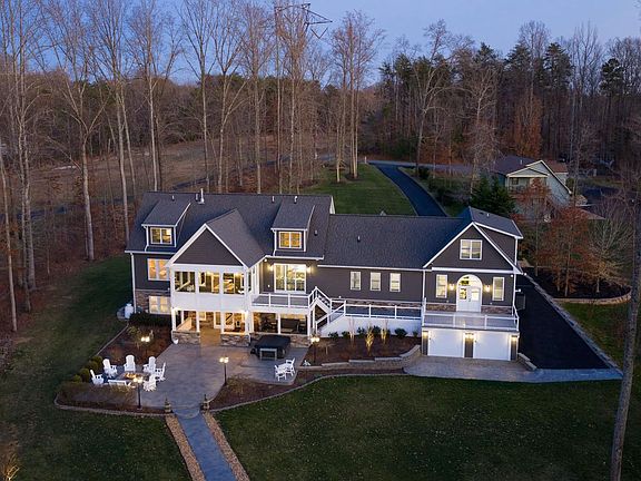 3rd image of 144 Rose Cir
