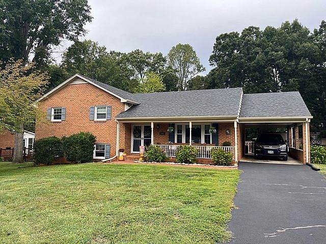 4 Bedroom/3 Bath house 