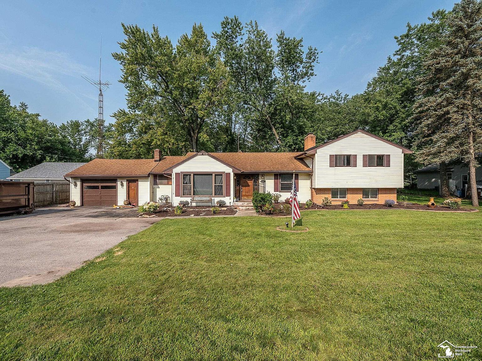 8255 Secor Rd, Lambertville, MI 48144 MLS 50122484 Zillow