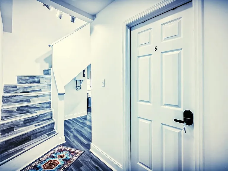 1403 Steele St — Photo 3