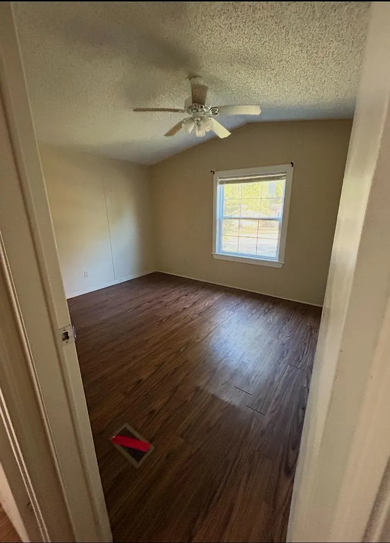 10090 Isabelle Ln — Photo 1