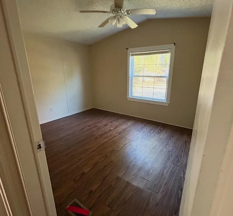 10090 Isabelle Ln