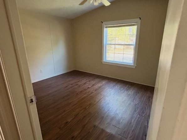 10090 Isabelle Ln