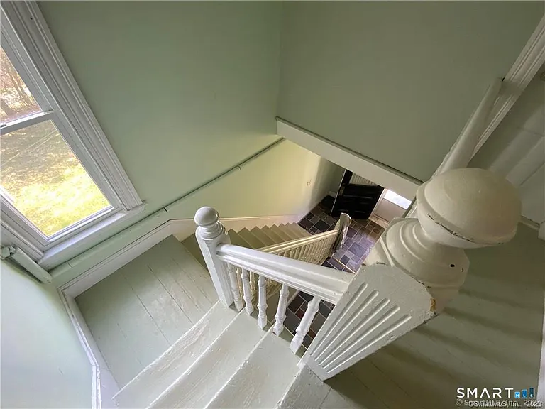 114 Nooks Hill Rd — Photo 19