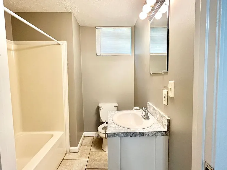 2130 Portland Ave — Photo 16