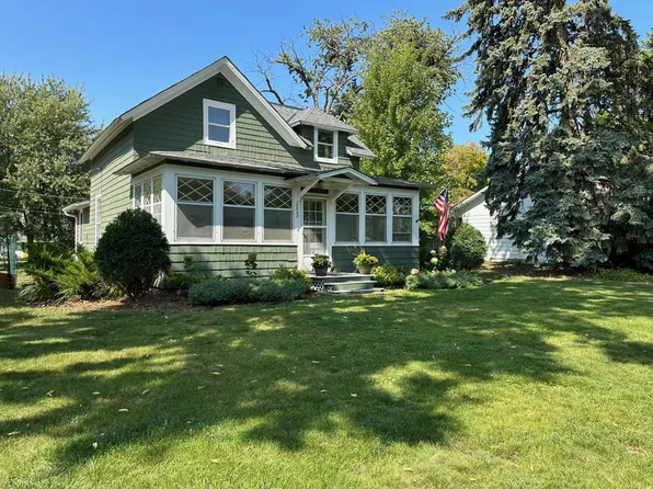 2868 Northview Rd, Wayzata, MN 55391