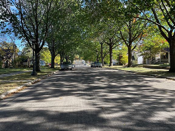 4th image of 675 Arlington Ave E