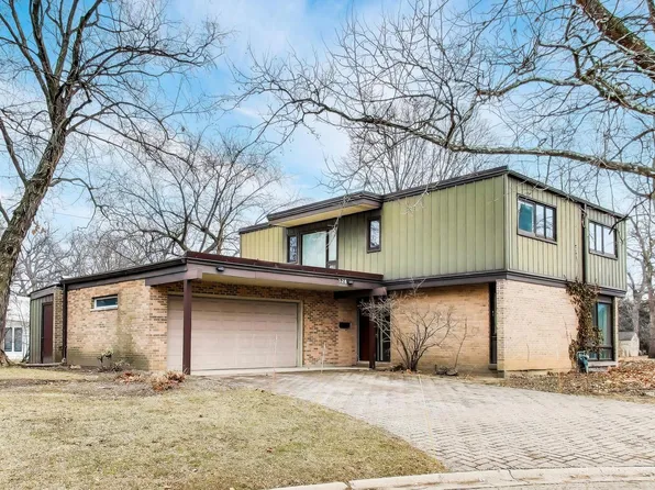 528 Koerper Ct, Wilmette, IL 60091