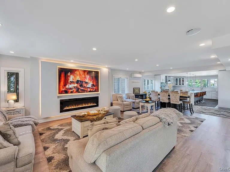 6 Ash Ln — Photo 4