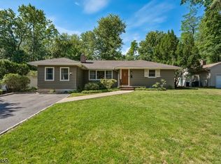 10 Overhill Dr, Madison Boro, NJ 07940