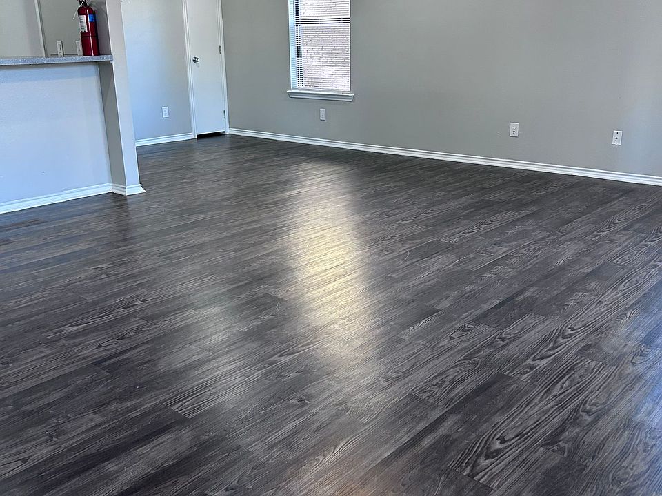 1st image of 1604 W McIntyre St APT 4