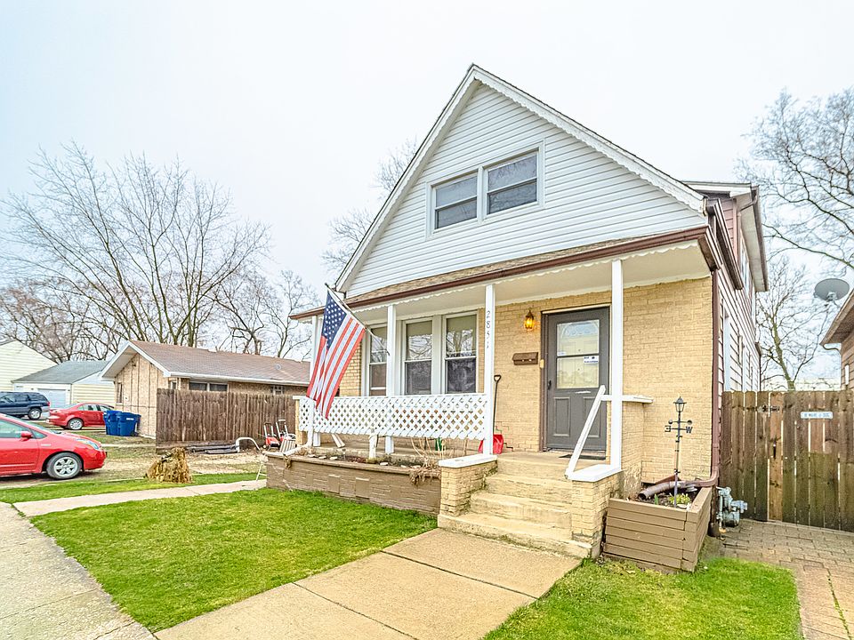 1st image of 2851 Everett St