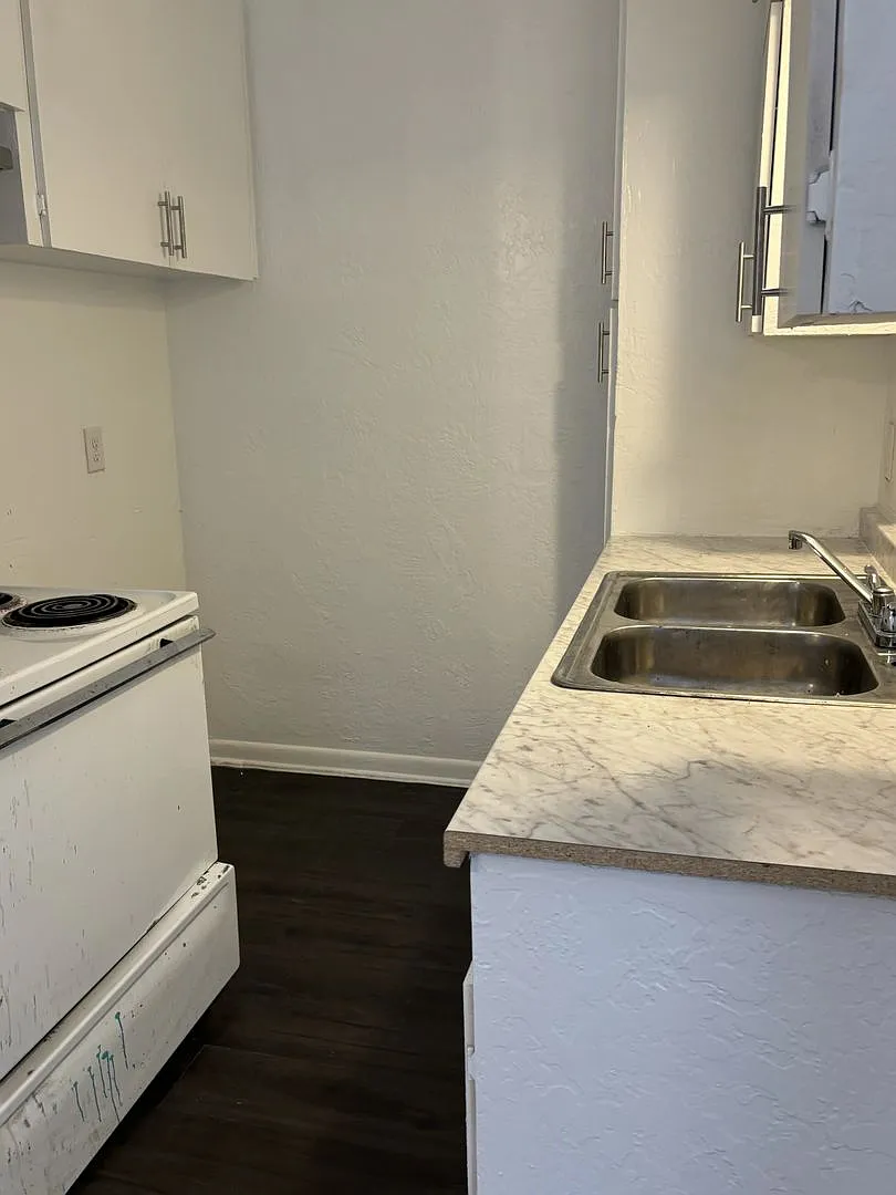 Cute 2-Bedrooms, 1-Bathroom Apartment For Rent In Sw Okc! — Photo 3