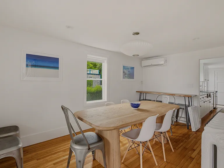 59 Houston Ave — Photo 7