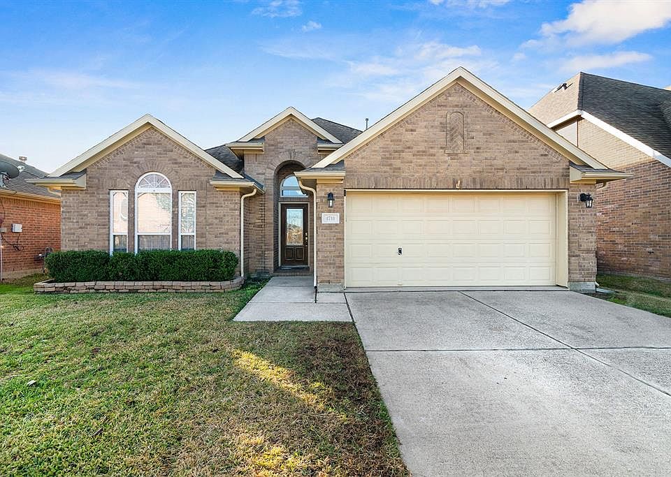 1st image of 4710 Legends Bay Dr