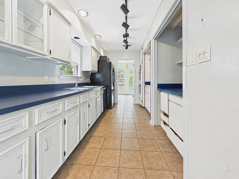 4409 Twisted Tree Dr — Photo 14