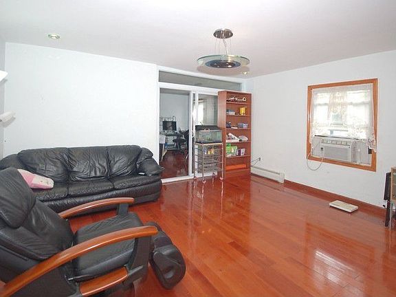 2nd image of 122 Nutley Ave