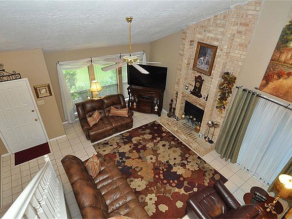 4th image of 2823 Golden Leaf Dr