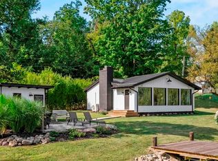 5682 W Partridge Dr, Mentone, IN 46539