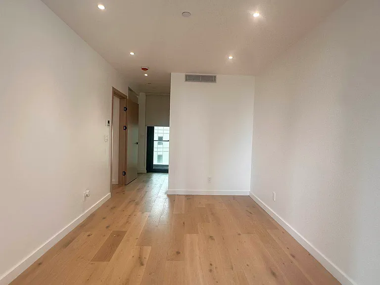 42-62 Hunter St #10A — Photo 9
