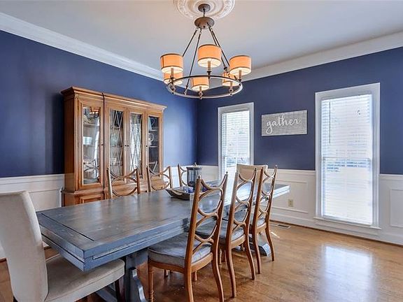 4th image of 2794 Chelsea Pl NW