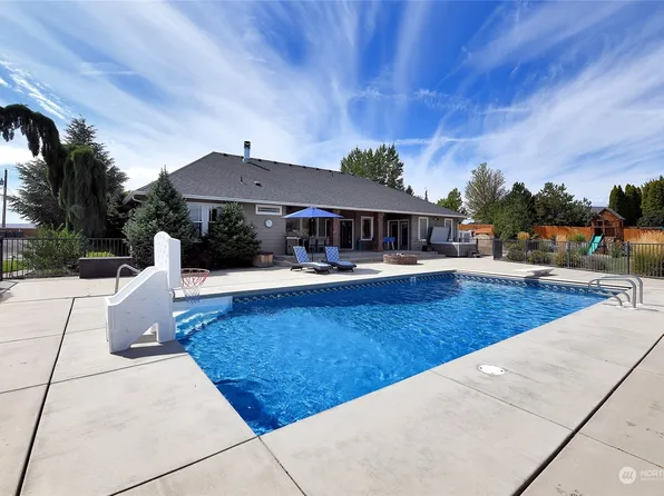 12305 Courtney Heights Lane, Yakima, WA 98908