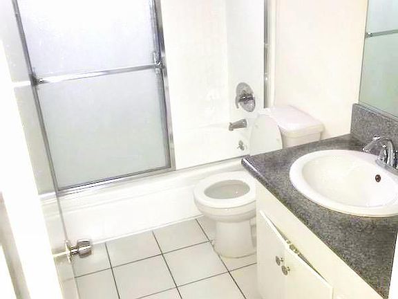 2nd image of 2352 Glendale Blvd #6