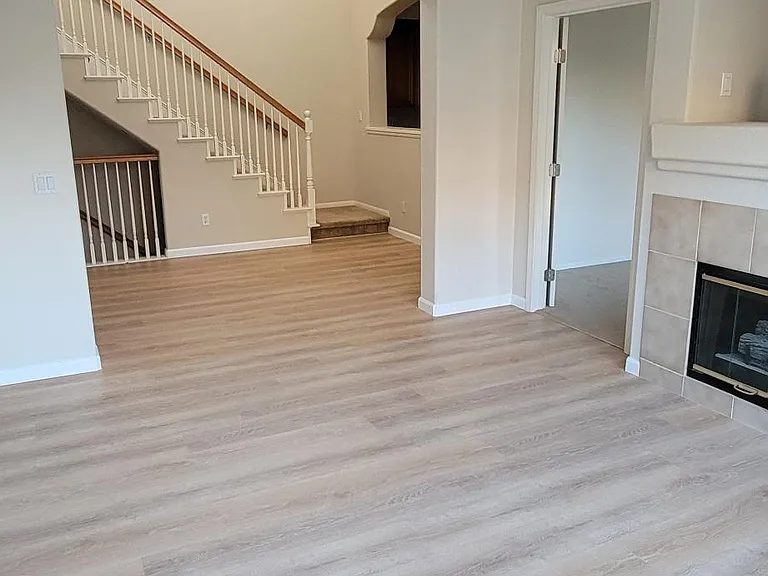 895 Custer Ave — Photo 6