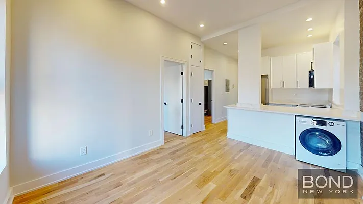 Rented by Bond New York | media 3