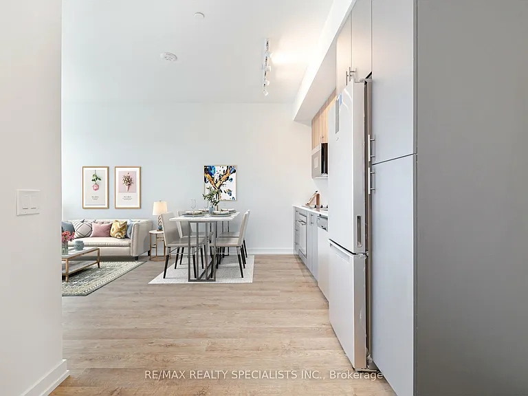 415 Main St W #703 — Photo 5