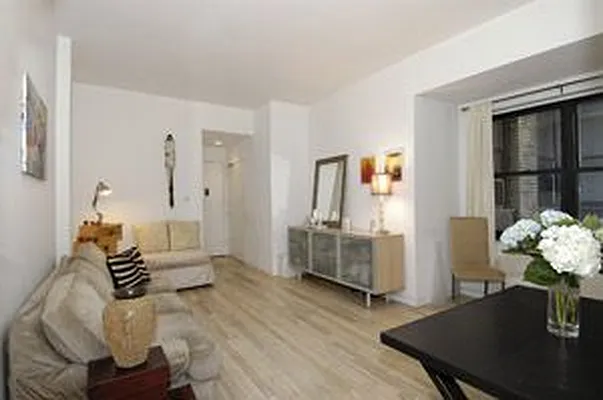 Sold by Douglas Elliman | media 17