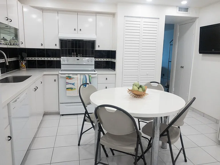 1370 S Ocean Blvd #1403 — Photo 18