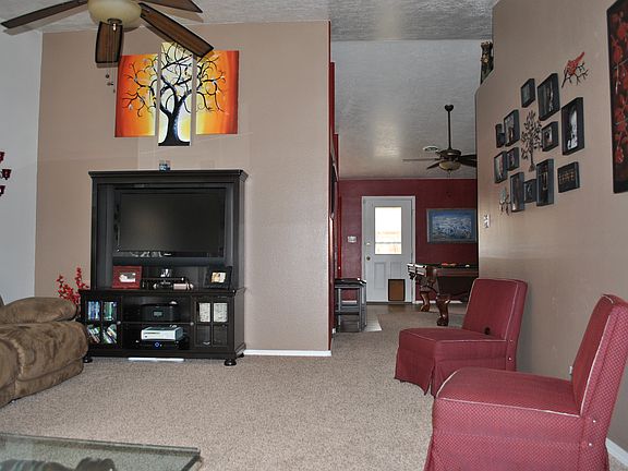 3rd image of 3400 Windsor Dr