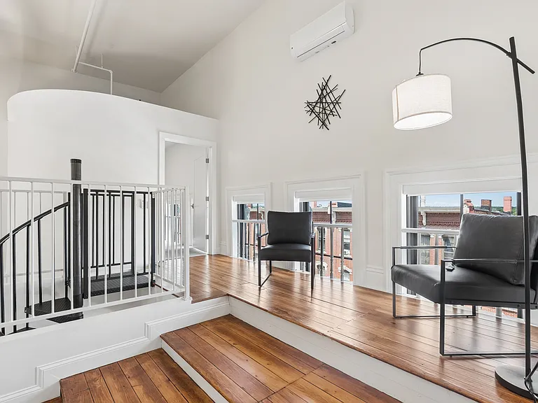 129 Main St #302 — Photo 32