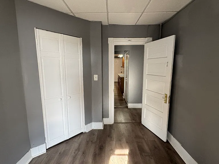16 Blaine Ave #1R — Photo 7
