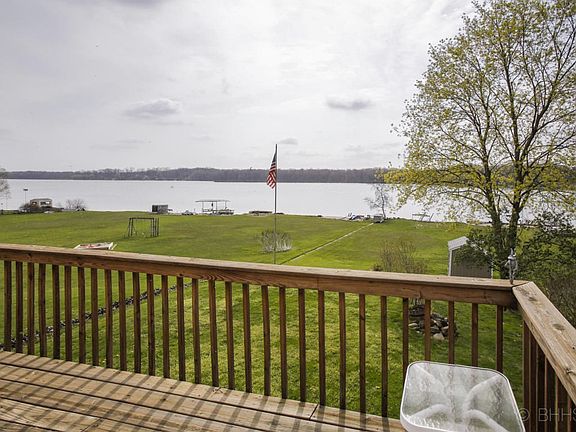 15461 barton lake drive-102