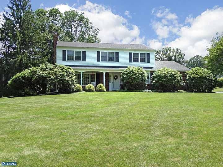 1st image of 129 Woodstock Dr