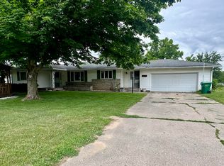 530 W Burr Oak St, Centreville, MI 49032