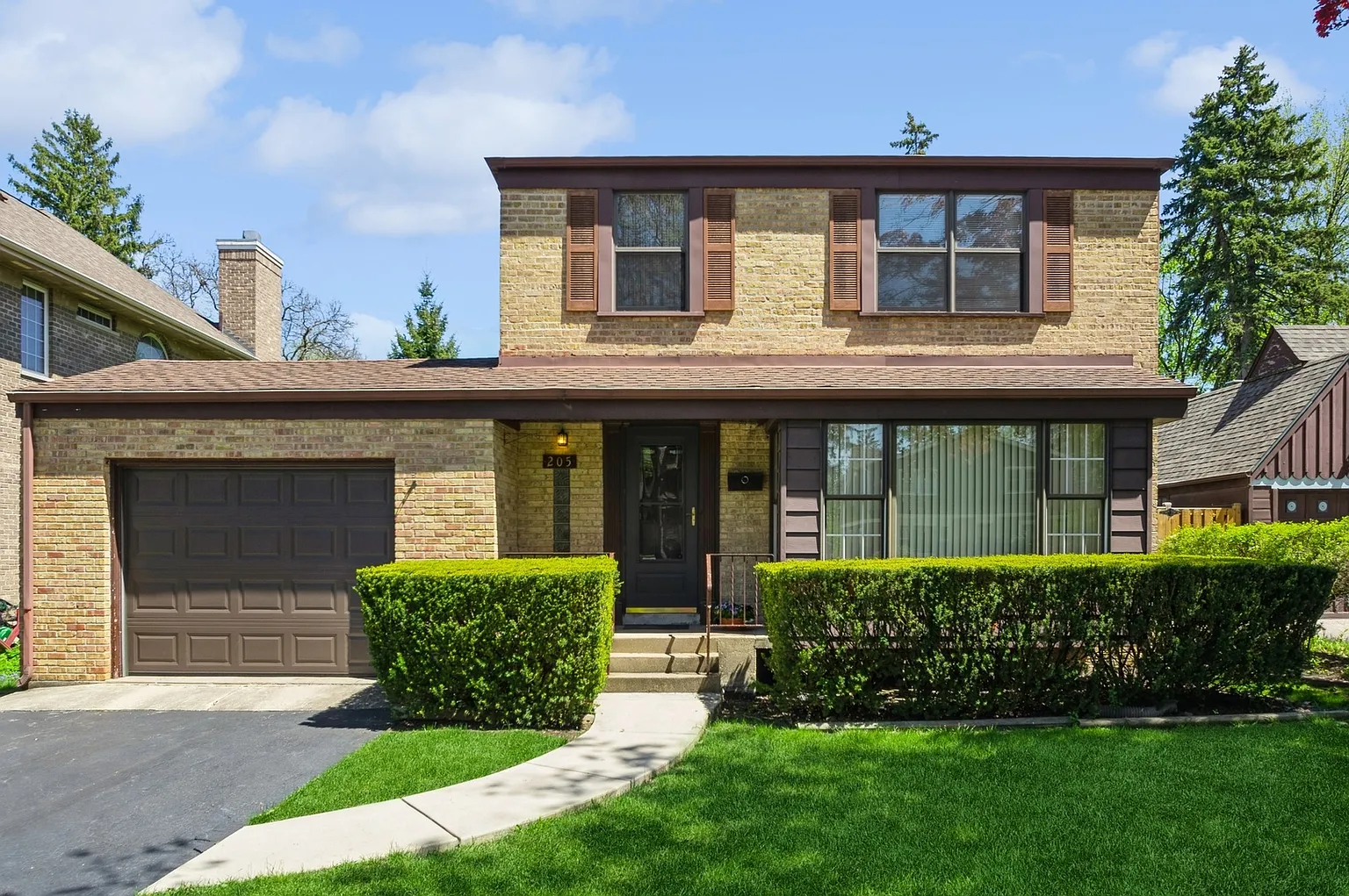 205 Lincoln St photo 1