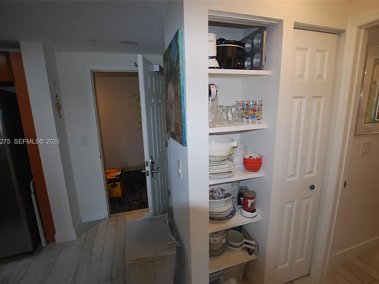 511 Lucerne Ave #306 — Photo 5