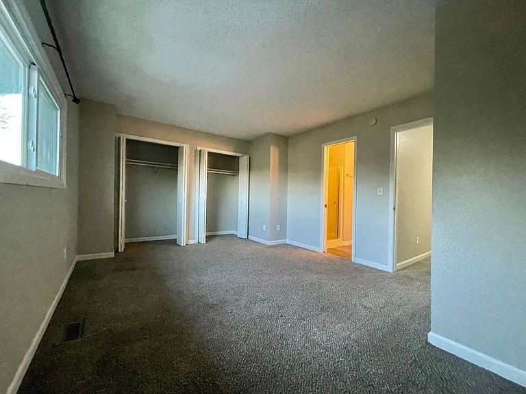 221 N Race St #A — Photo 16