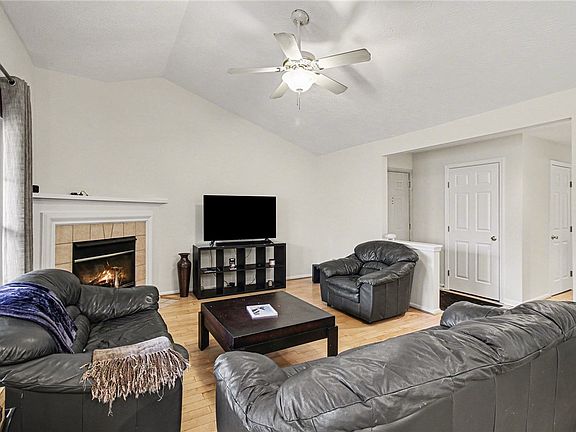 2nd image of 120 High Ridge Ct