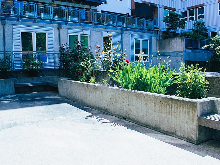 Main Place II — Photo 16