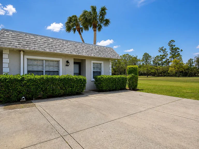 3683 Trophy Blvd — Photo 2