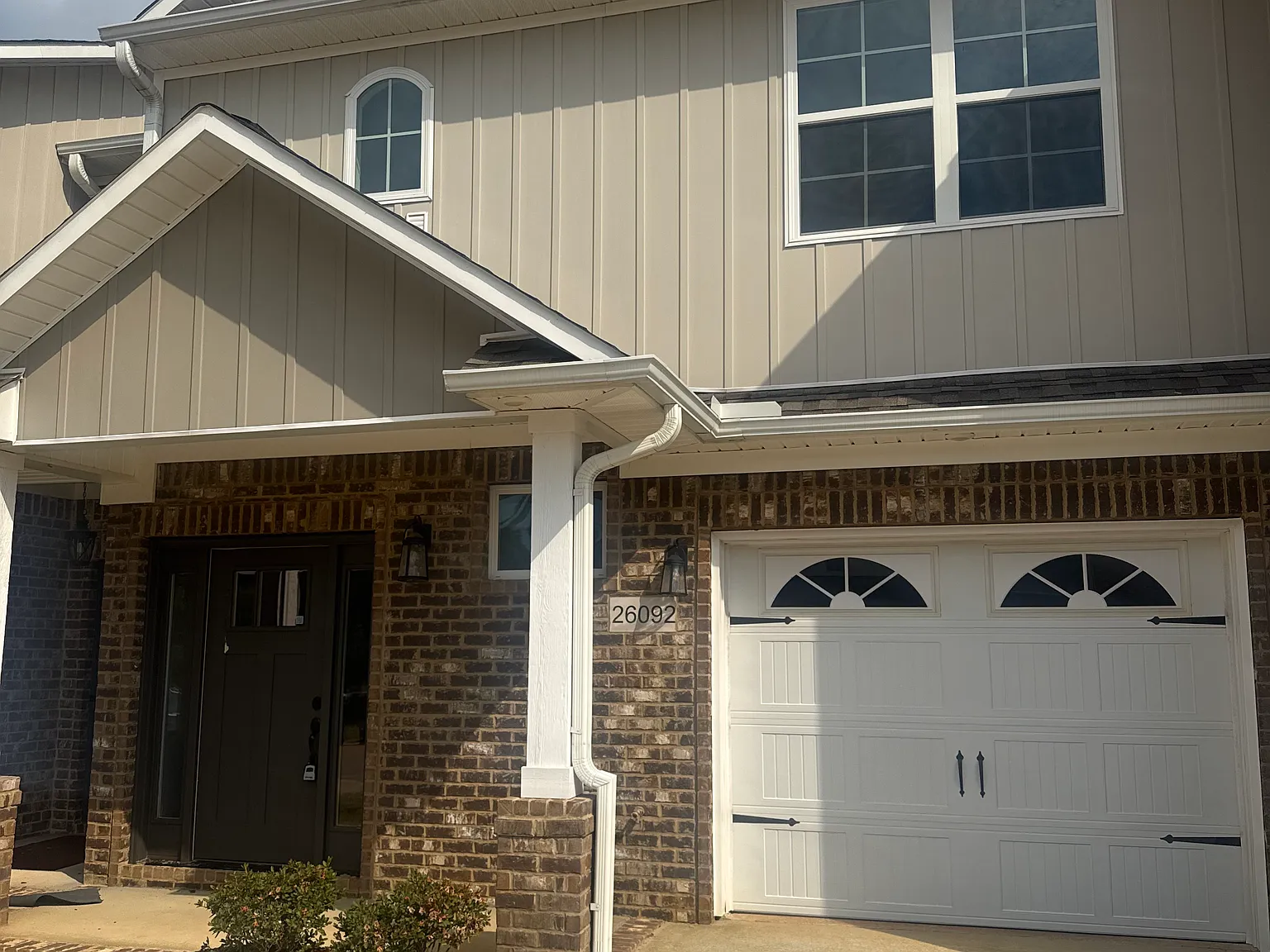 2 bed, 2.5 bath, 1596 sqft, $1,425 — Photo 1